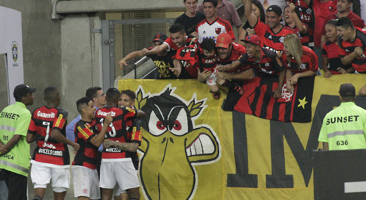  Guerrero fez sua parte em campo e torcida do Flamengo deu show nas arquibancadas do Brasileirão!