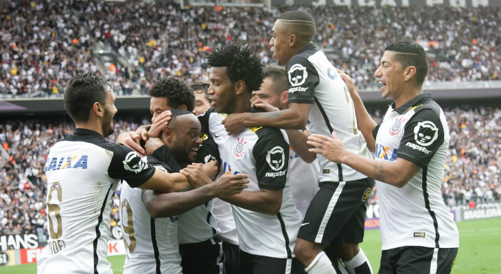  Diante de um estádio abarrotado de loucos do bando, Corinthians venceu em campo e subiu no ranking de pagantes da Série A!