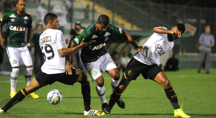  Chapecoense e Figueirense são dois dos três clubes catarinenses que estão na zona de rebaixamento do Brasileirão!