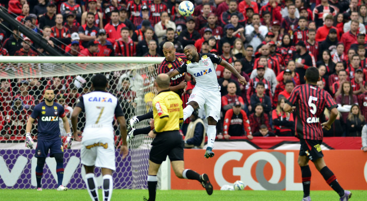  Dono do melhor ataque, líder Corinthians contribuiu para o recorde na média de gols do Brasileirão!