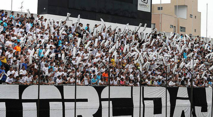  Santos, mesmo no G4, é um dos clubes que apresenta média inferior a dez mil pagantes no Brasileirão!