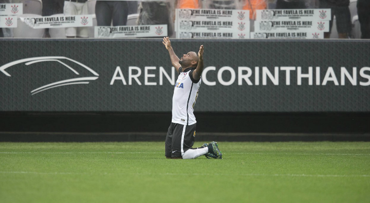  Vágner Love, dos 71 gols do Corinthians, marcou 14 tentos ao longo do Brasileirão 2015!