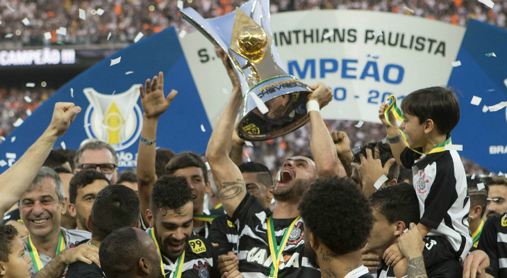  Corinthians chega à Libertadores respaldado pelo sexto título no Brasileirão!