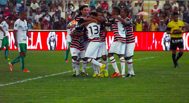  Salgueiro foi o primeiro clube do interior a chegar à final do Pernambucano, mas caiu ante do Santa Cruz!