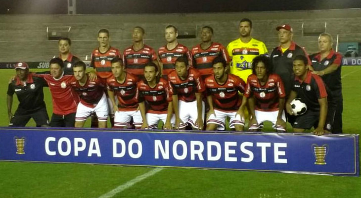  Arquibancadas, ao fundo, vazias - cena que virou rotina na edição 2016 da Copa do Nordeste!