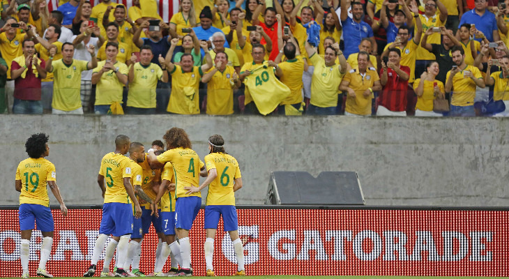  Seleção Brasileira, após aplausos, saiu vaiada, mas contribuiu para a boa média de gols na rodada da Eliminatória Sul-americana!