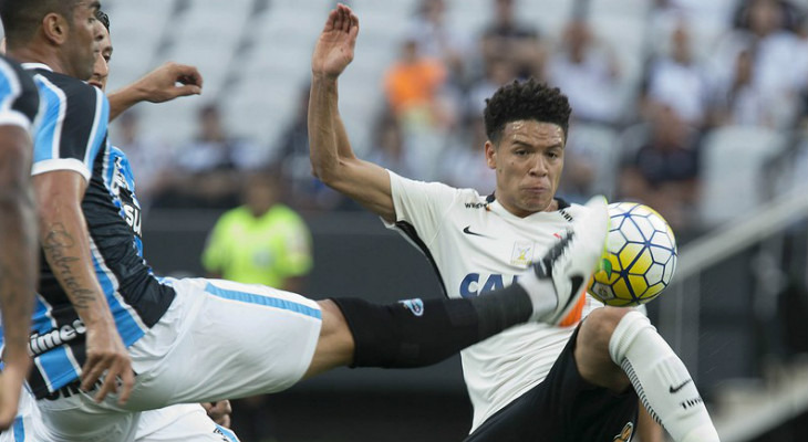  Corinthians, pela terceira vez nos pontos corridos, não conseguiu vencer na estreia seguinte ao título do Brasileirão!