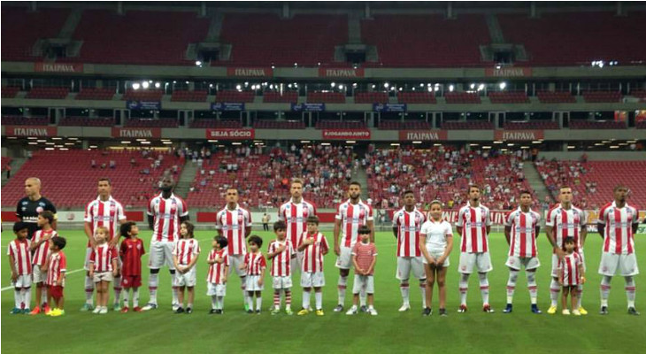  Náutico tem feito boa campanha em campo, mas sofre com a falta de público em jogos às sextas-feiras à noite!