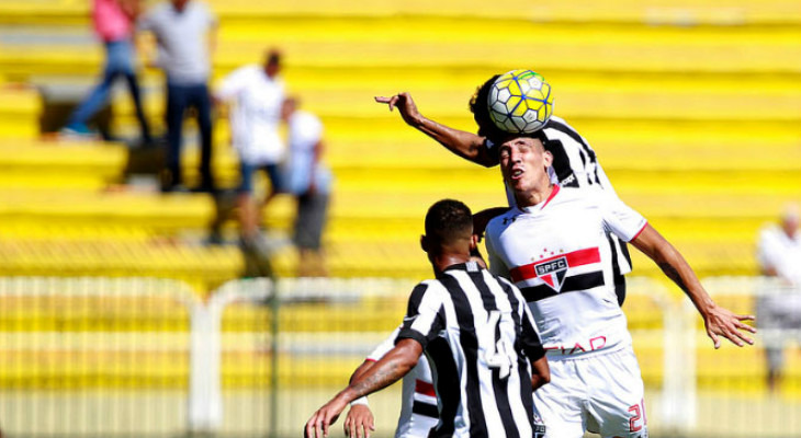  Recordista de jogos aos domingos pelas manhãs, Botafogo acumula duas derrotas e um empate no Brasileirão!