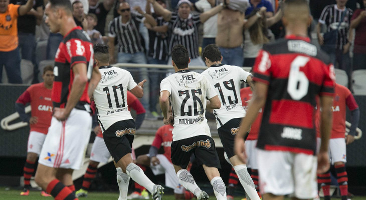  Corinthians, atual campeão brasileiro, esteve oito rodadas no G4, atrás apenas de Palmeiras, Grêmio e Internacional!