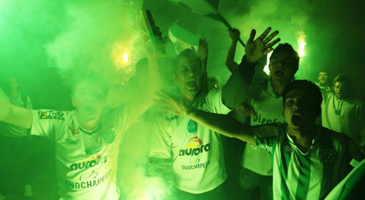  Chapecoense tem levado mais público ao estádio do que todos os rivais catarinenses nas divisões do Brasileirão!