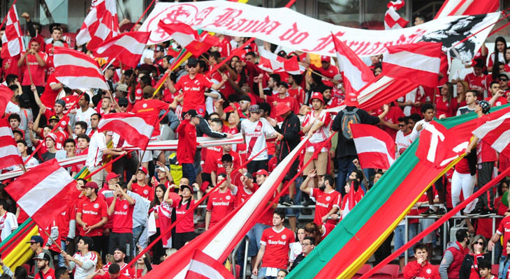  Torcida colorada se manteve ao lado do Internacional mesmo com a queda dentro de campo no Brasileirão!