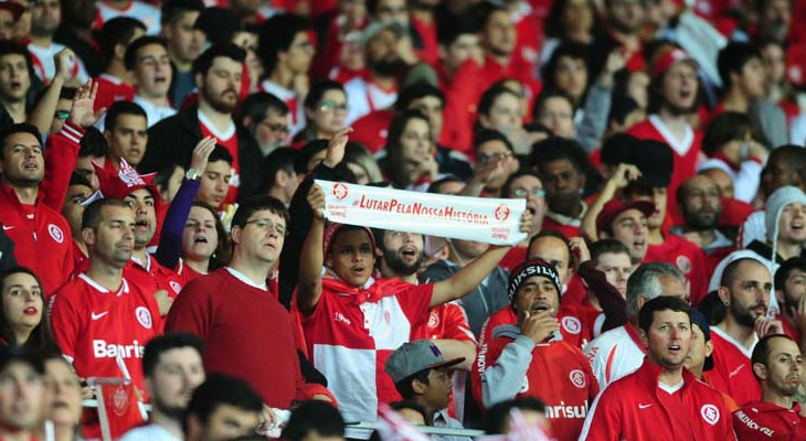  Internacional colocou mais de 30 mil pagantes contra o Coritiba e ostenta média de 24 mil fãs no Brasileirão!