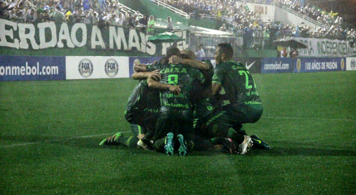  Chapecoense tentará dar a primeira vitória ao Brasil em uma semifinal contra a Argentina na Copa Sul-americana!