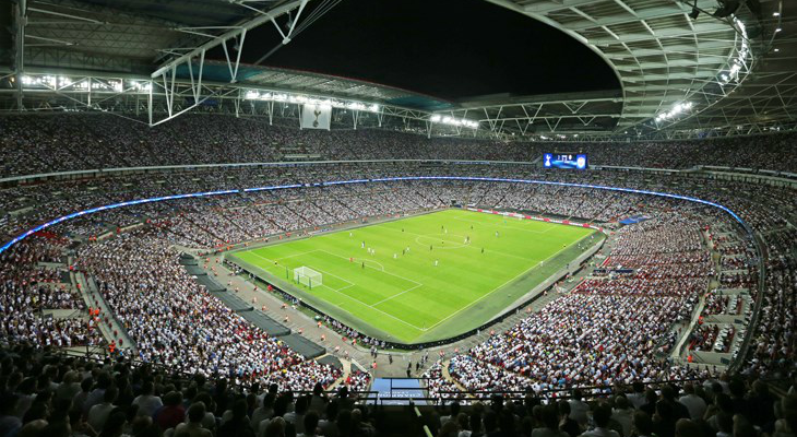  Estádio de Wembley voltou a receber outro grande público que mantém o Tottenham na liderança do ranking!