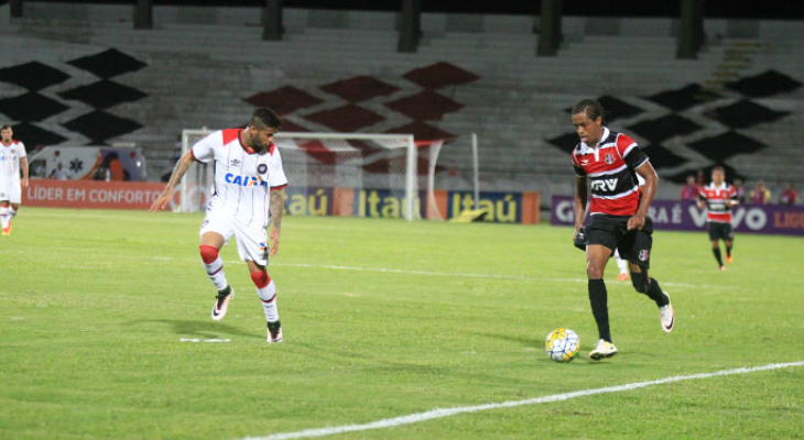  Arquibancadas do Arruda - ao fundo - nunca ficaram tão vazias como nesta edição do Brasileirão!