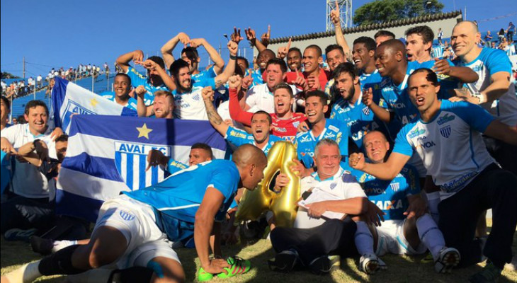  Avaí, pela terceira vez nos pontos corridos, conquistou o acesso na Série B do Brasileirão!