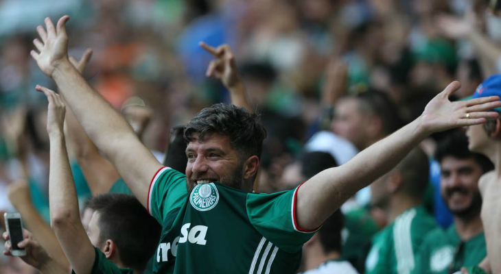  Palmeiras, líder de público, lota as arquibancadas em jogos aos domingos, às 17 horas, pelo Brasileirão!