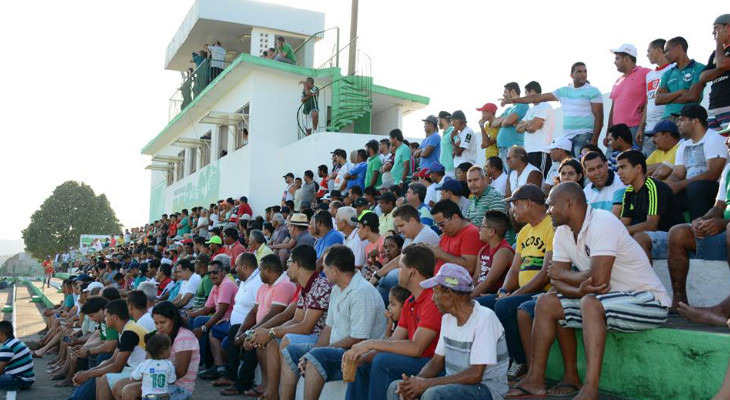  De toda esta turma, apenas 26 pagaram ingresso para acompanhar o Murici na Copa do Brasil!