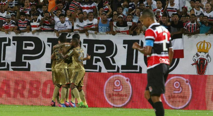  Santa Cruz, atual campeão, foi eliminado pelo Sport que tentará dar a primeira dobradinha aos pernambucanos na Copa do Nordeste!