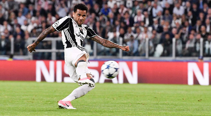  Daniel Alves, assim como na partida de ida, foi um dos destaques da Juventus, agora, com direito a gol!