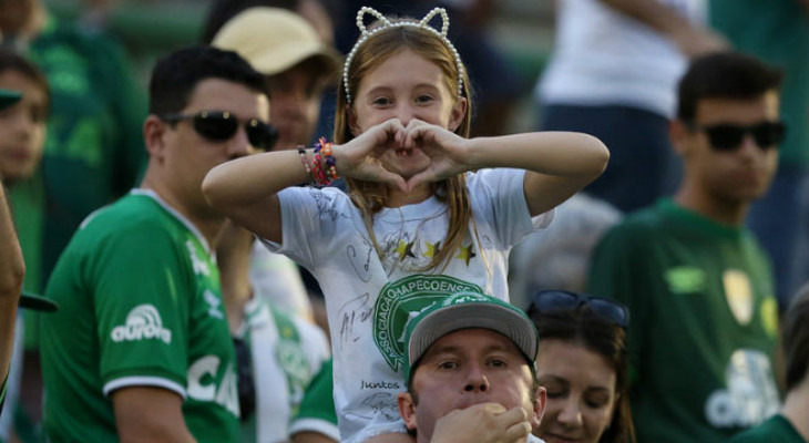  Chapecoense, para alegria dos torcedores, foi campeã em campo e nas arquibancadas do Catarinense!