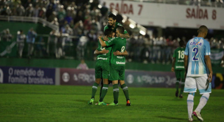  Chapecoense, ao liderar o Brasileirão, tem a melhor situação entre todos os campeões estaduais!