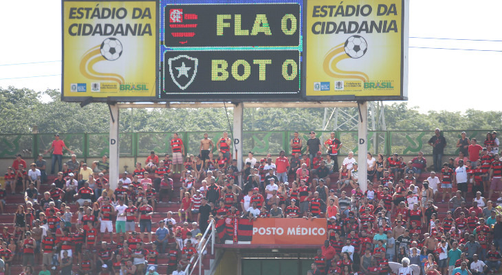  Torcida do Flamengo e Estádio Raulino de Oliveira está longe de ser um caso de amor!