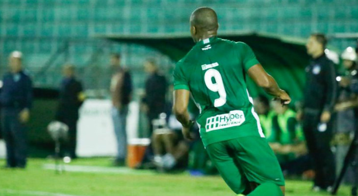  Guarani lidera a Série B e defenderá longa invencibilidade contra o Juventude na "final" de sábado!