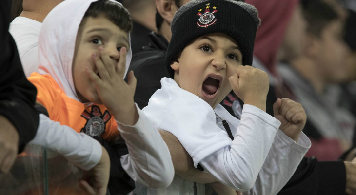  Pode comemorar! Última marca conquistada pelo imbatível Corinthians foi através do bando de loucos!