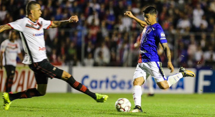  Oeste não só venceu o Paraná fora de casa, como ainda ficou a um ponto do rival que fecha o G4 da Série B!