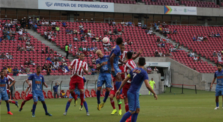  Arena Pernambuco até recebe jogos regulares, mas é comum ter arquibancadas vazias!