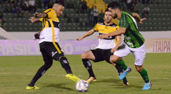  Criciúma foi derrotado pelo Guarani e sofreu sua quinta derrota em cinco jogos na Série B!