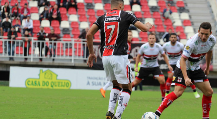  Joinville, a cada queda, perde torcedores e as arquibancadas ficam vazias como no duelo ante o Botafogo pela Série C!