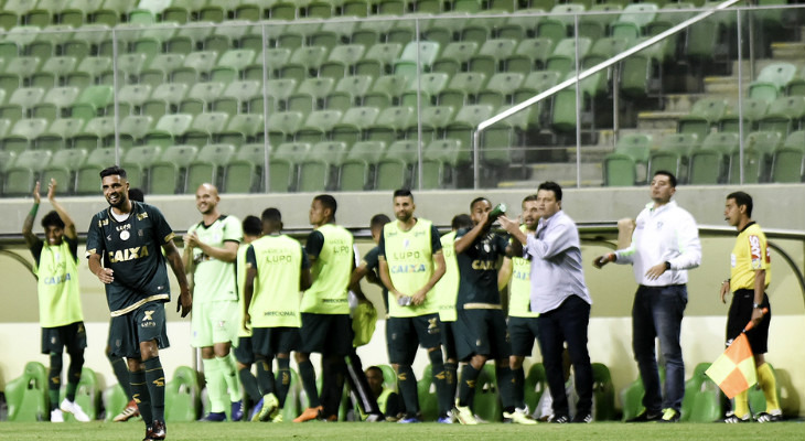  América Mineiro até bateu o Internacional, mas as arquibancadas estavam vazias no Independência!