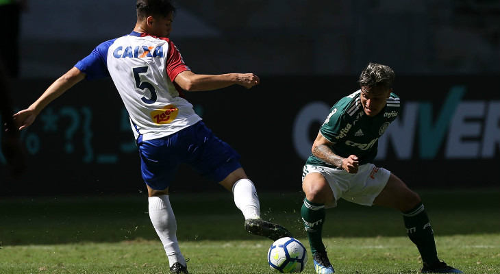  Das quatro vezes em campo aos domingos, às 11 horas, Paraná fez apenas um jogo fora e perdeu do Palmeiras!