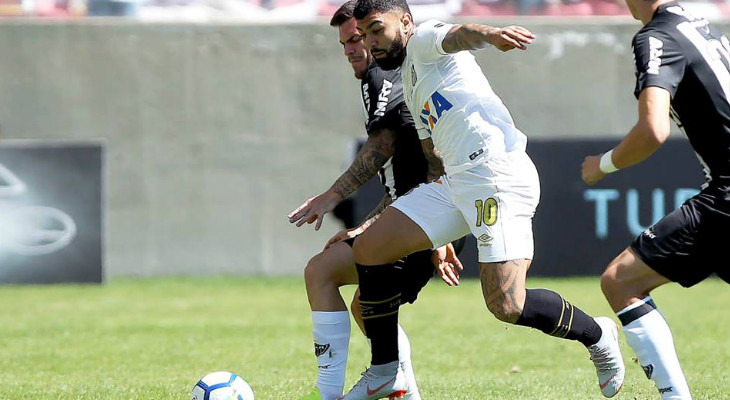  Santos foi derrotado pelo Atlético Mineiro e chegou a sete jogos sem vencer no Brasileirão!