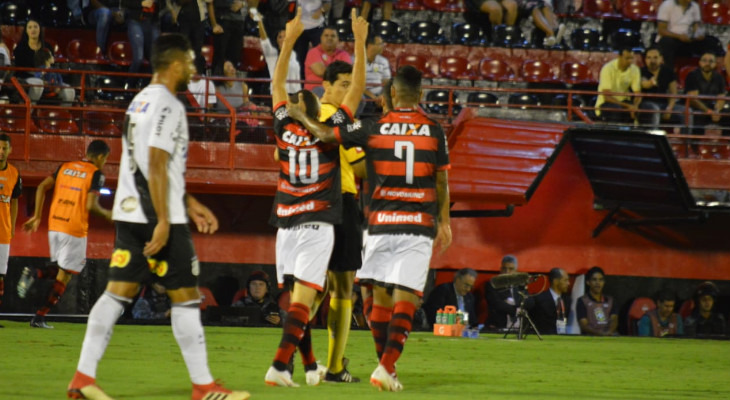  Se a defesa não dá conta do recado, o ataque do Atlético Goianiense tem funcionado na Série B!