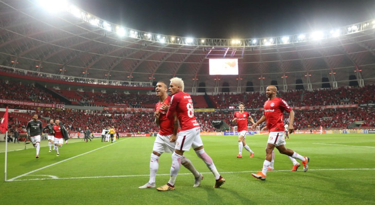  Internacional encerra jejum próprio e dos gaúchos ao assumir a liderança do Brasileirão!