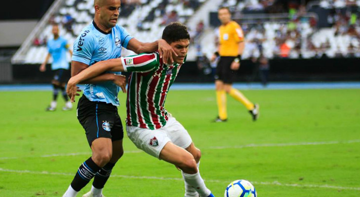  Grêmio completou mais um jogo sem levar gols e encostou de vez na liderança do Brasileirão!