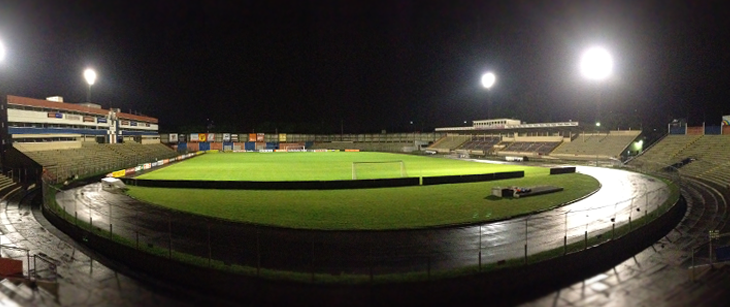  Estádio Durival Britto e Silva voltou a ficar vazio em jogo às segundas-feiras, à noite, pelo Brasileirão!