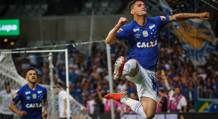  Thiago Neves marcou o gol que deixou o Cruzeiro mais próximo de outro título da Copa do Brasil!