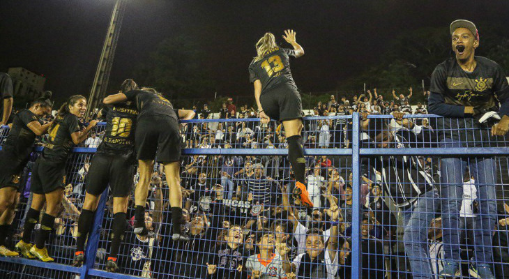  Corinthians eliminou o Flamengo e decidirá o título do Brasileirão Feminino pela segunda vez seguida!