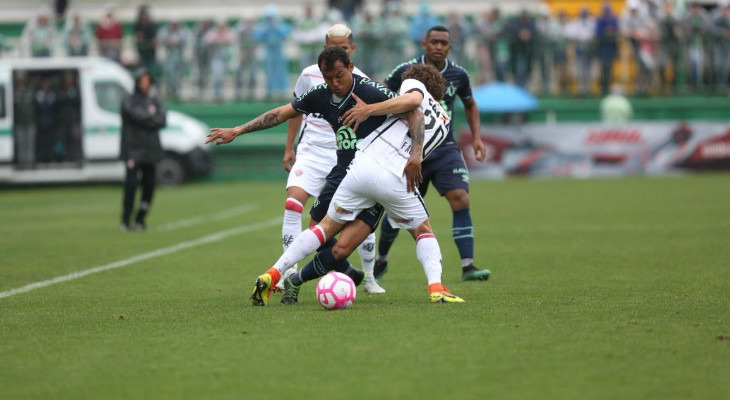  Chapecoense voltou a perder e chegou a 13 rodadas na zona de rebaixamento do Brasileirão!