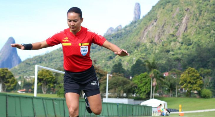  Edina Alves Batista apitará sua terceira final de Brasileirão Feminino, sendo a segunda consecutiva!