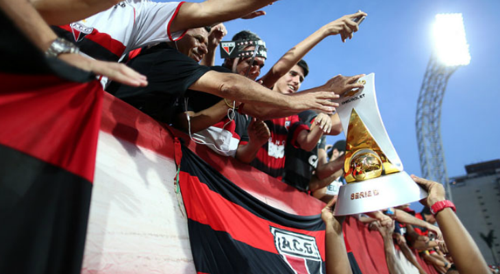  Atlético Goianiense ostenta dois títulos da Série C e um da Série B do Brasileirão!