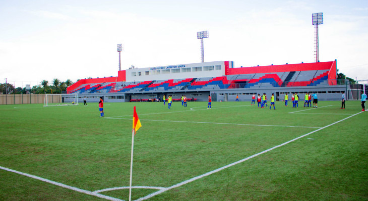  Arena Cajueiro foi toda reformada, mas tem sentido a falta de torcedores nas arquibancadas durante o Baianão!