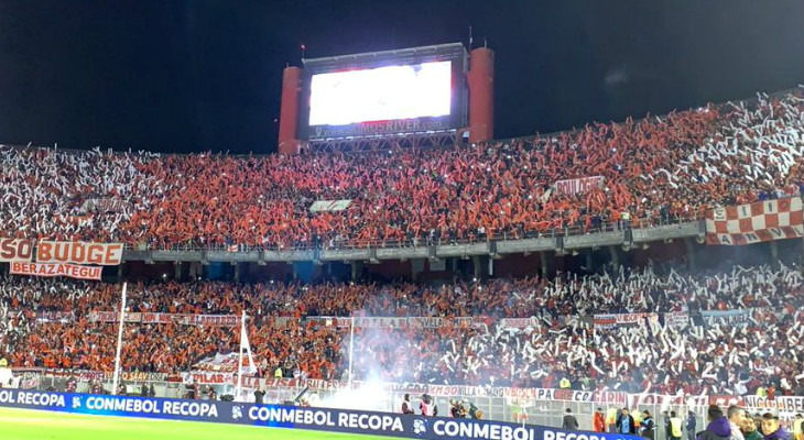  Torcida lotou o Monumental de Núñez e fez festa para o terceiro título do River Plate na Recopa!