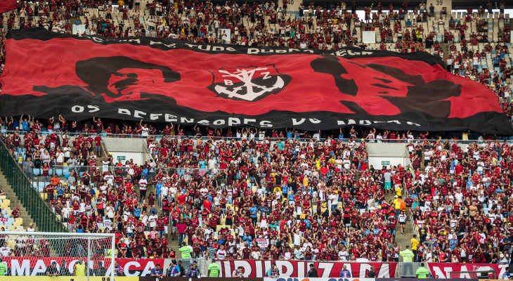  Flamengo tem lotado o Maracanã e, aos domingos, as arquibancadas ficam ainda mais cheias no Brasileirão!