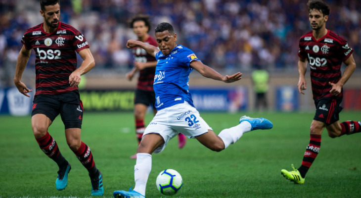  Cruzeiro foi derrotado em casa pelo líder Flamengo e se manteve na zona de rebaixamento do Brasileirão!